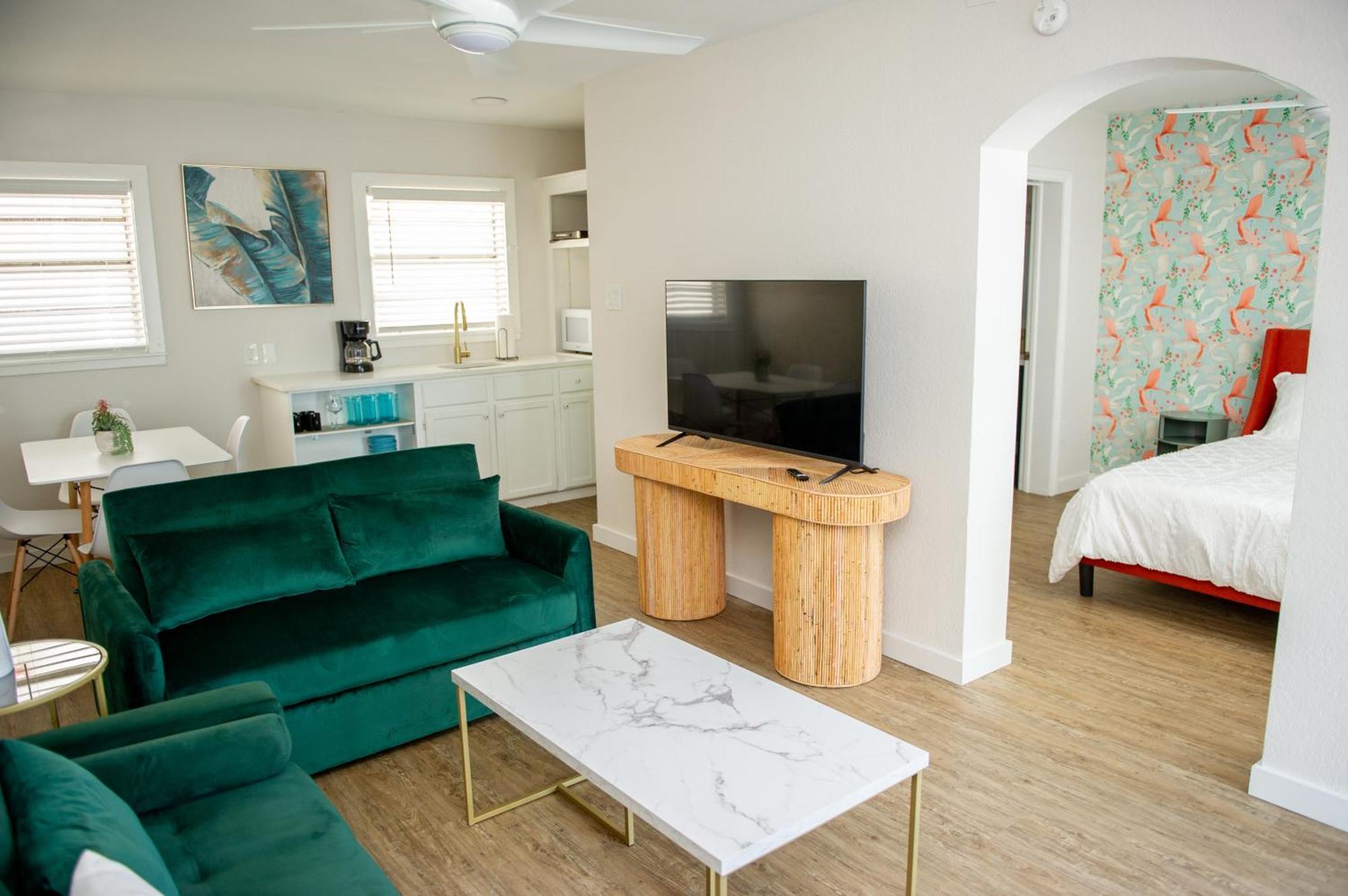 Sun Burst Hotel 3*