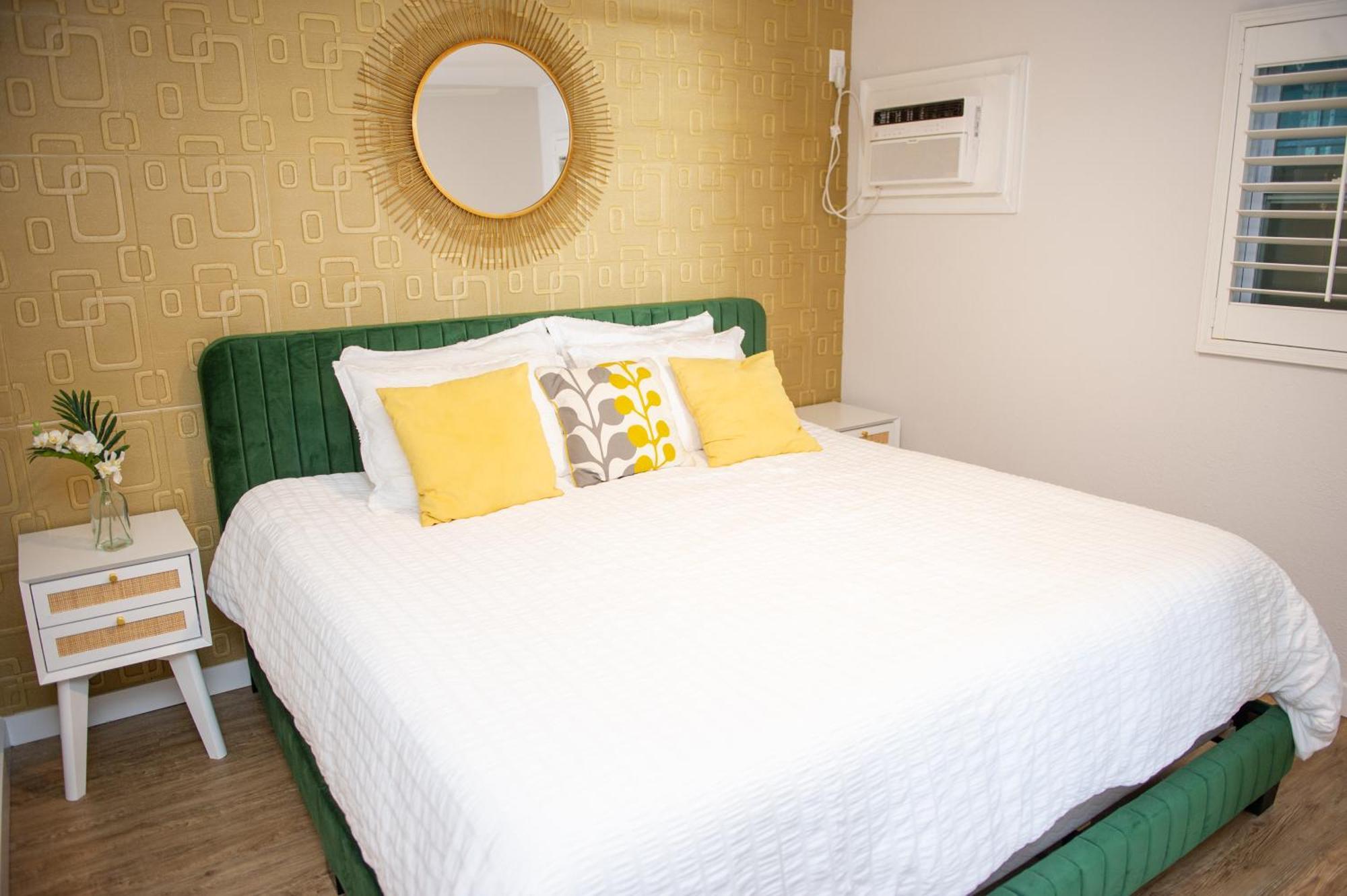 Sun Burst Hotel 3*